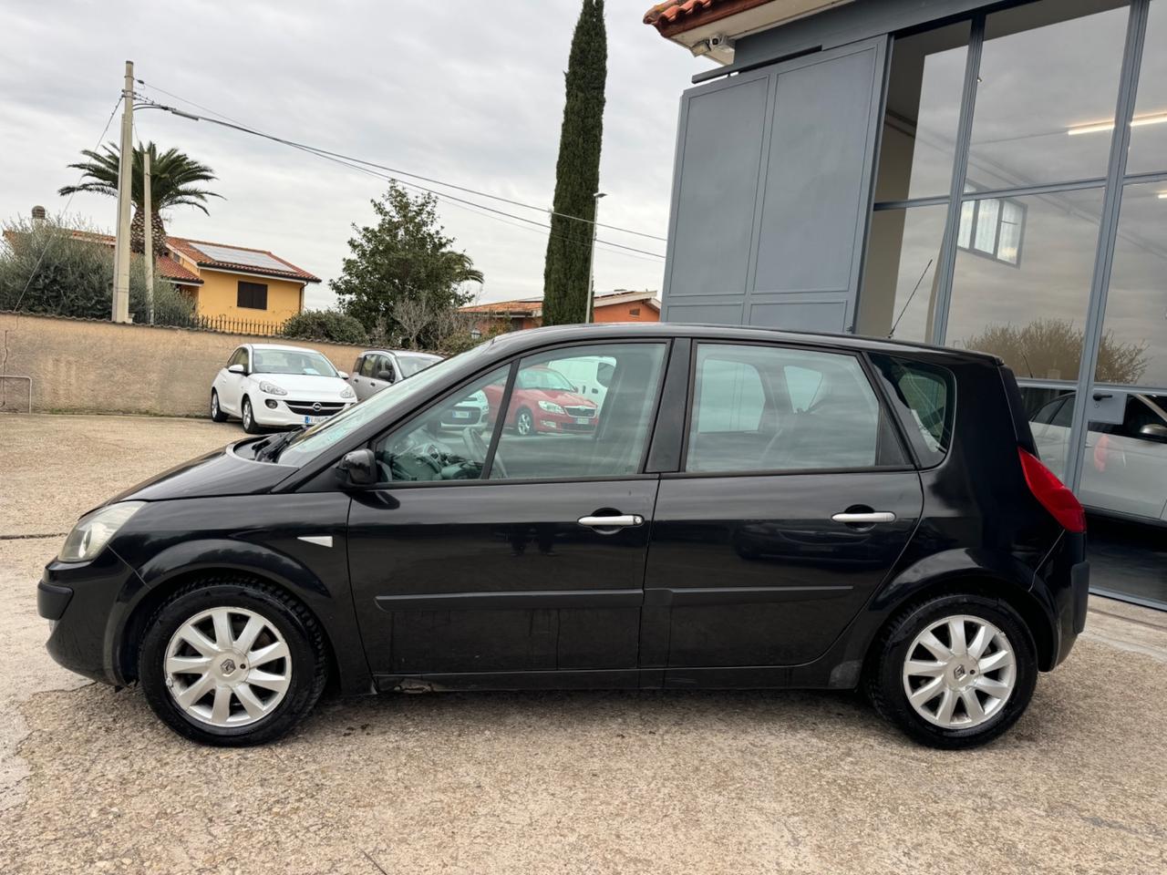 Renault Scenic 1.9 dCi 130CV Dynamique