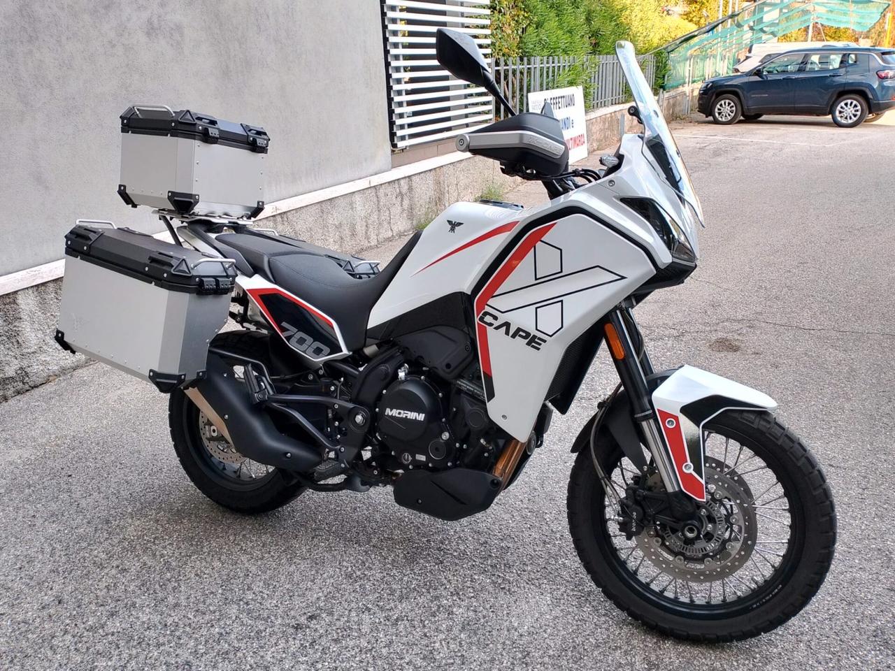 Moto Morini X-Cape 700 cerchi a raggi neri