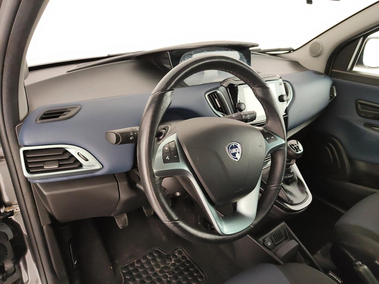 Lancia Ypsilon 1.0 FireFly 5 porte S&S Hybrid Platino