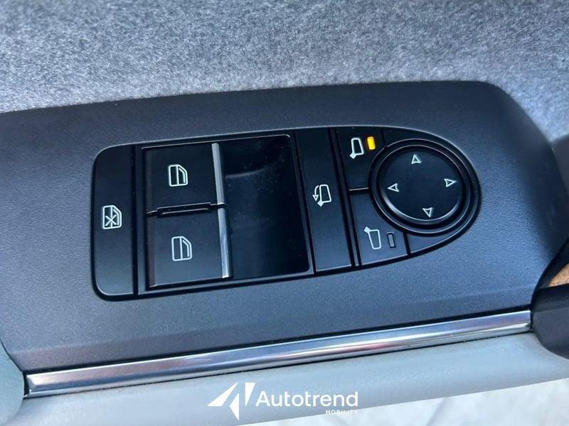 Mazda MX-30 e-Skyactiv 170 CV Pug-In R EV Makoto