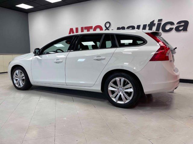 VOLVO V60 2.0 D2 MOMENTUM