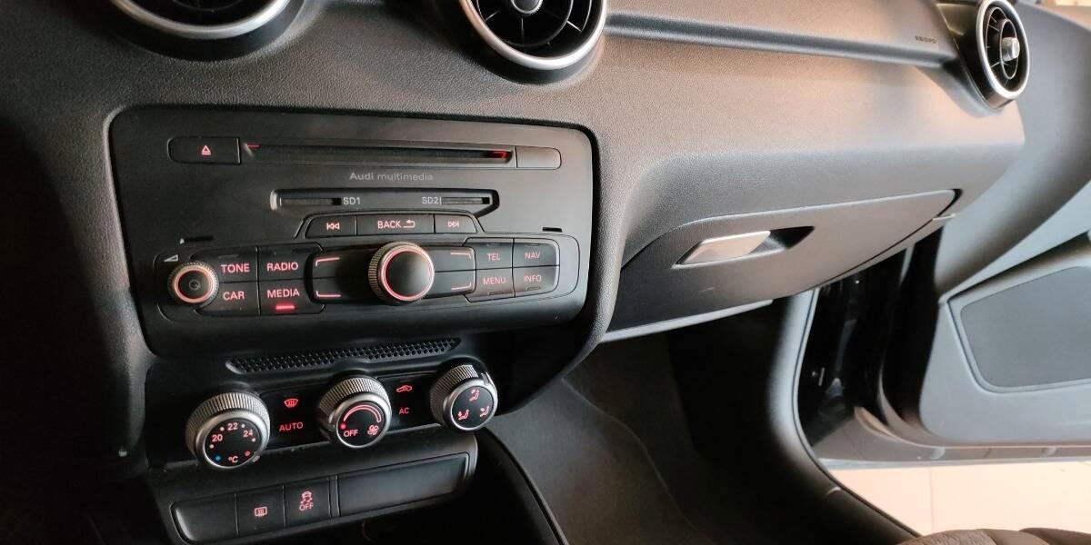 Audi A1 1.6 tdi Attraction 105cv