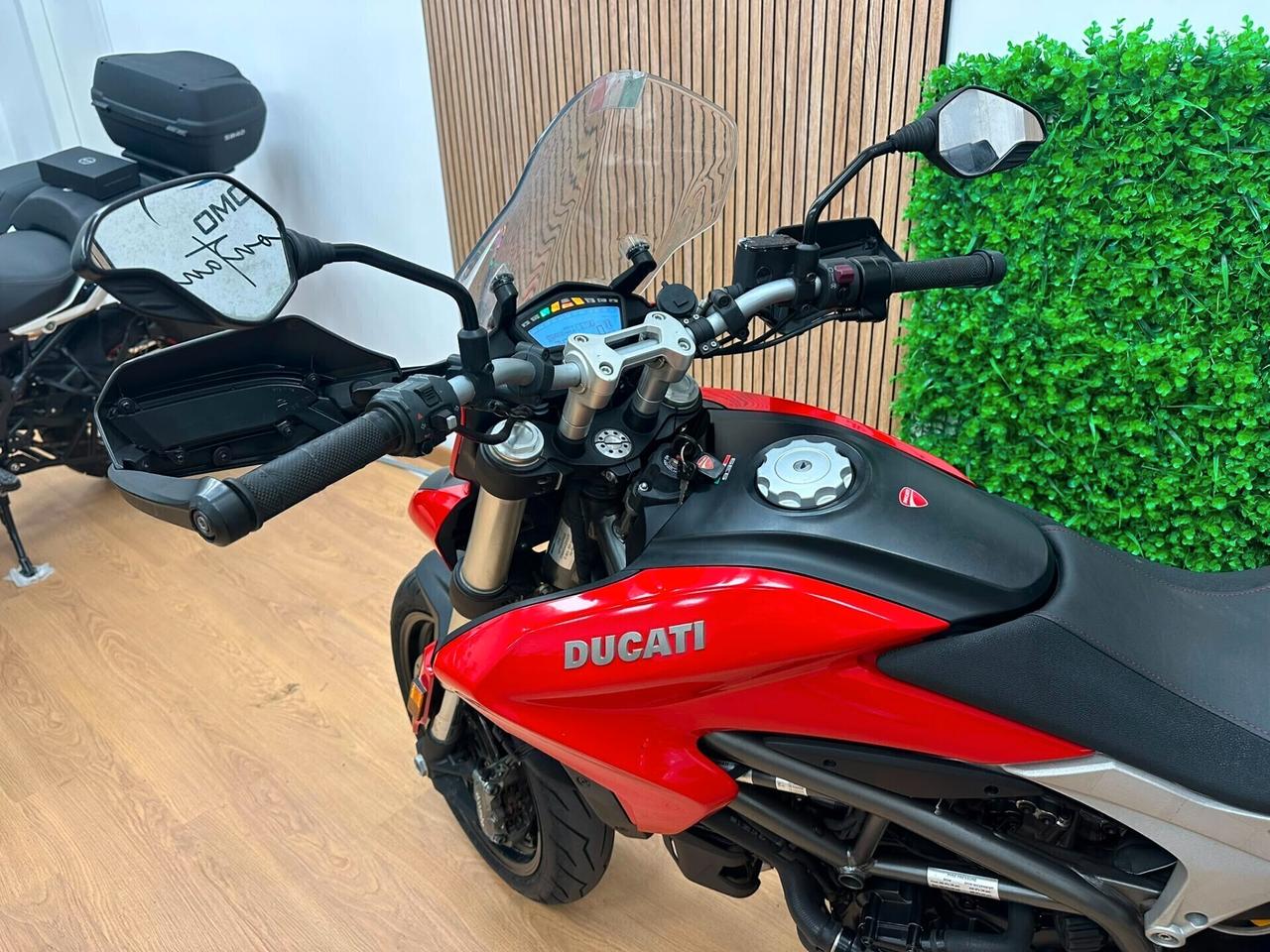 DUCATI HYPERSTRADA 939 / 34.000KM SCARICO AKRAPOVIC
