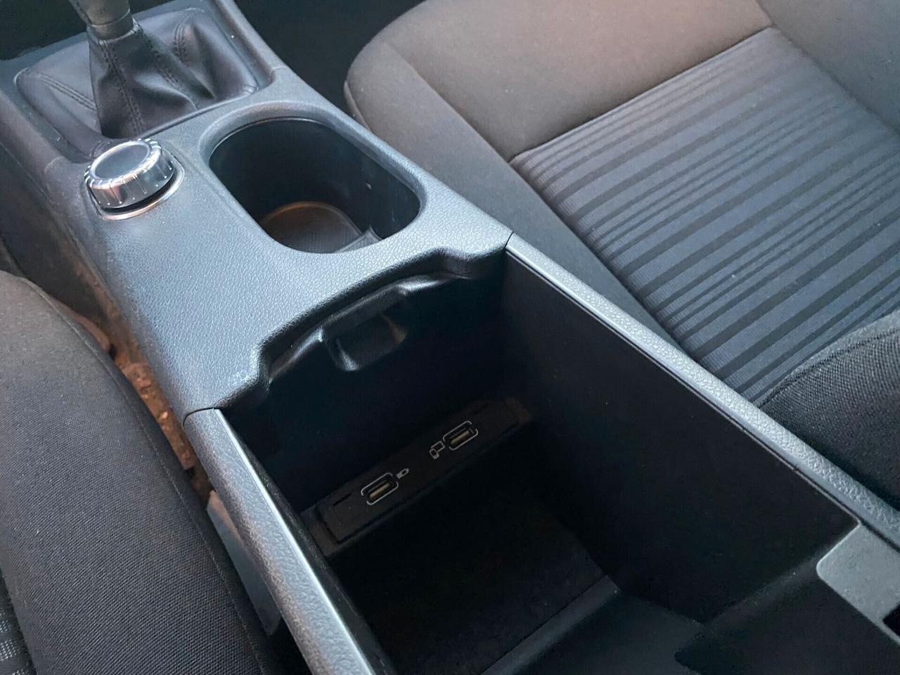 Mercedes-benz A 180 Business *13900Km