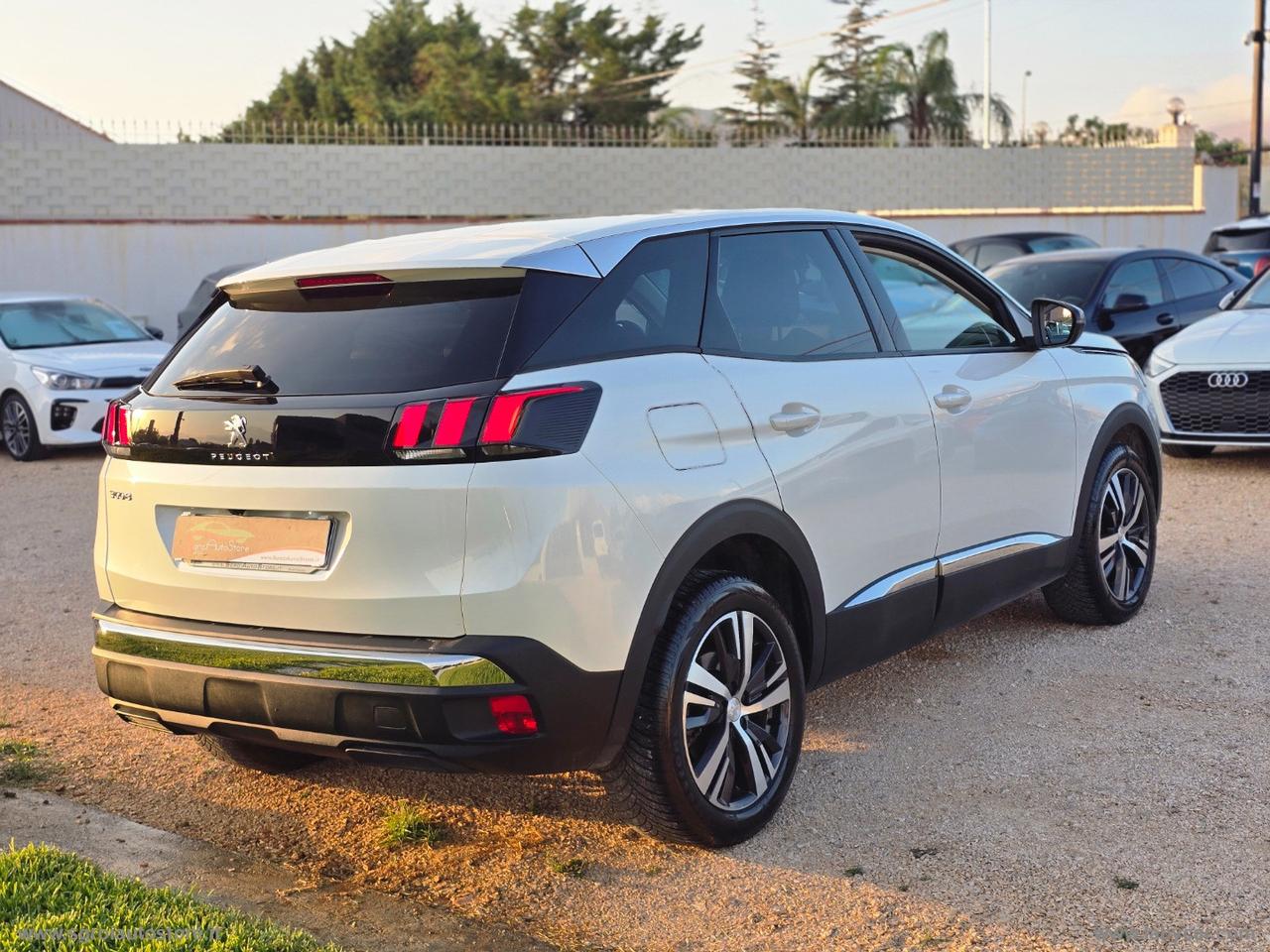 PEUGEOT 3008 BlueHDi 130 S&S Allure Pack