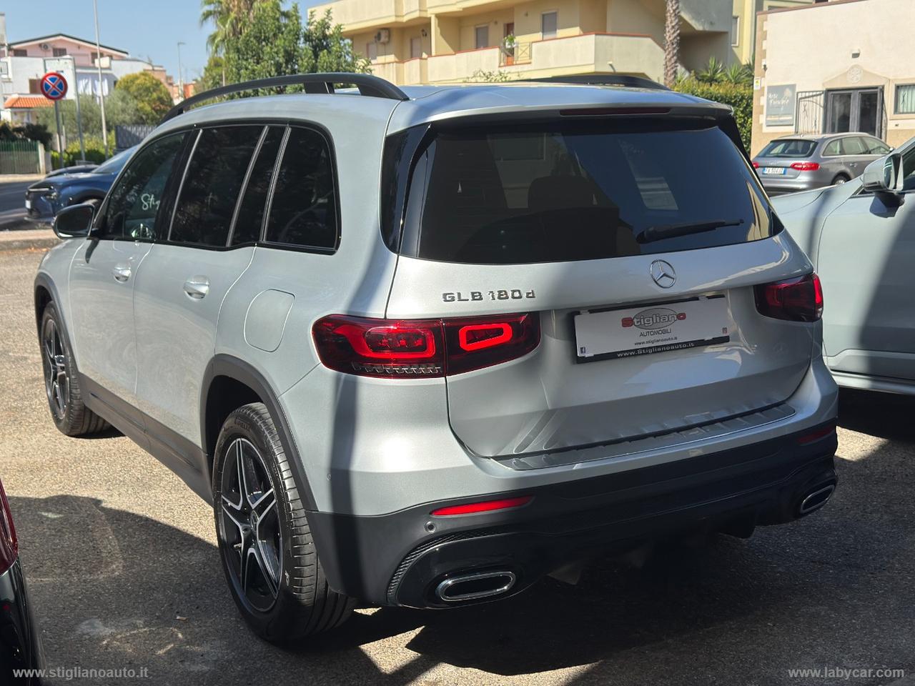 MERCEDES-BENZ GLB 180 d Automatic Premium
