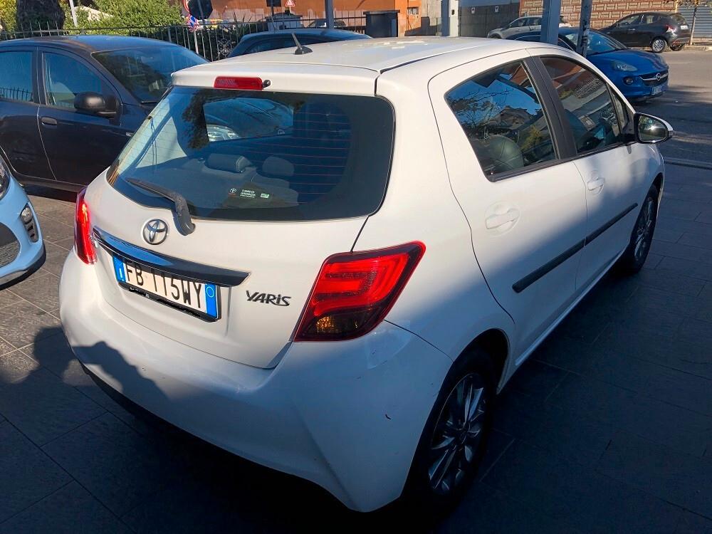 Toyota Yaris 1.3 5 porte Lounge