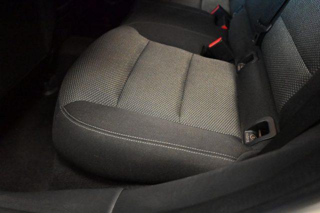 MERCEDES-BENZ GLA 180 D EXECUTIVE AUT.TEL CERCHI 17"VETRI SCURI SED.RISC