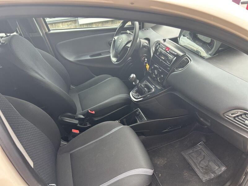Lancia Ypsilon 1.2 69 CV 5 porte Mya