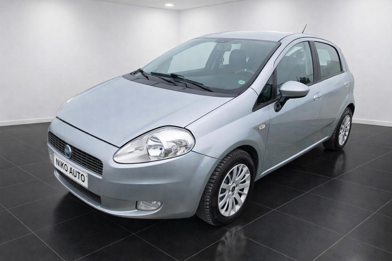 Fiat Grande Punto 1.3 MJT 90 CV 5 porte Emotion 6MARCE NEOPATENTATI UNICOPROPIETARIO