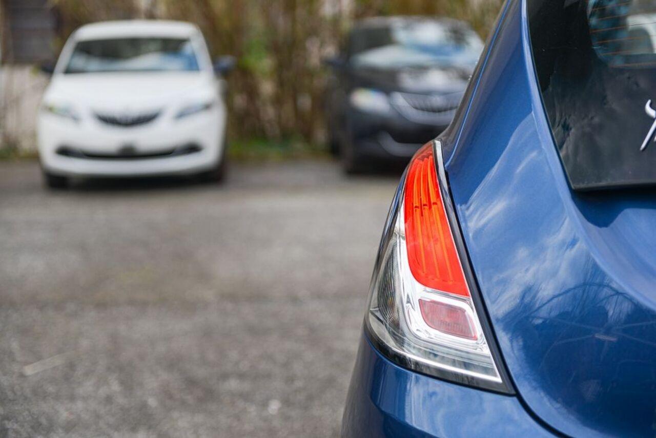 LANCIA Ypsilon III 2021 - Ypsilon 1.0 firefly hybrid Silver s&s 70cv