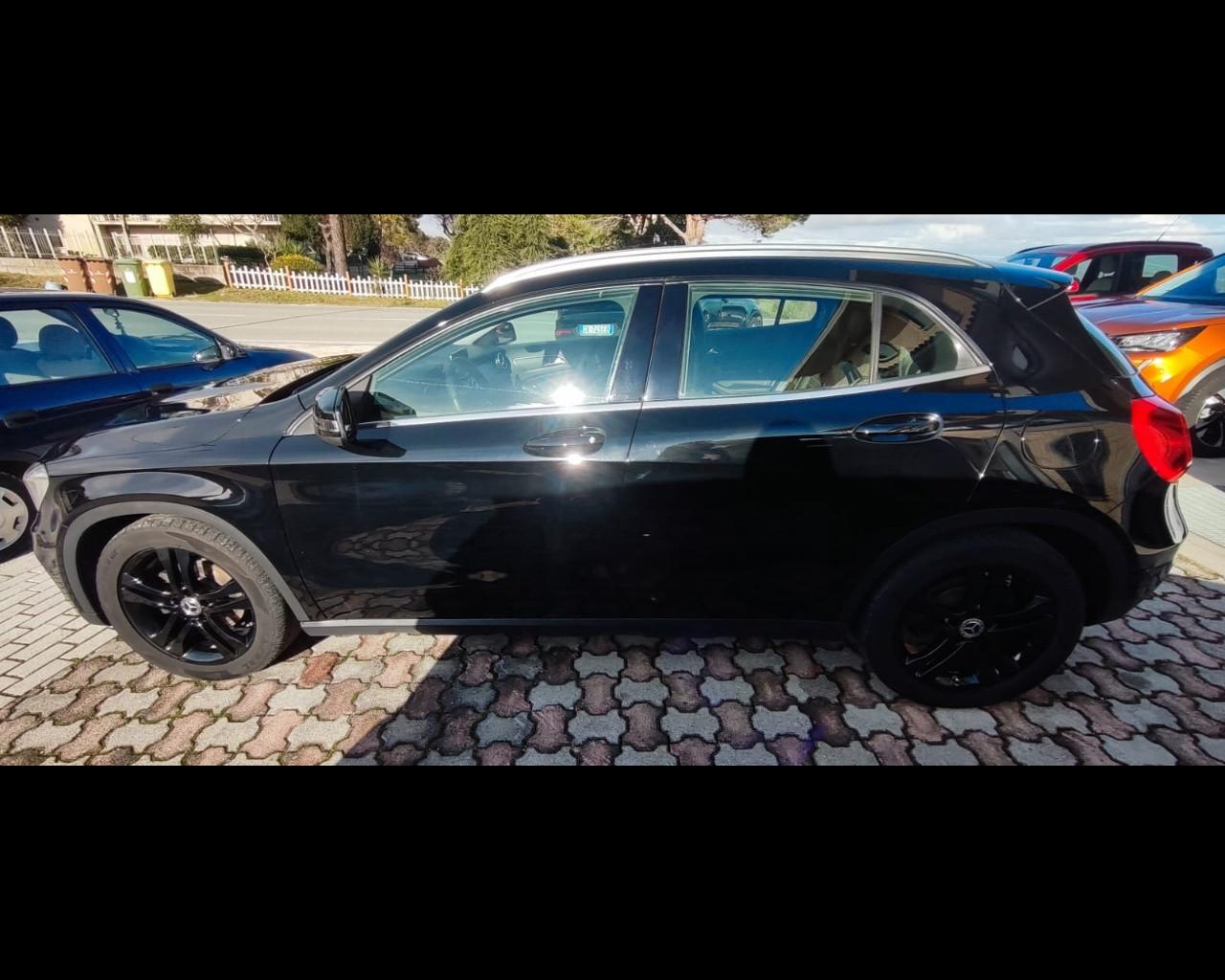 Mercedes-Benz GLA (X156) - GLA 220 d Automatic 4Matic Sport