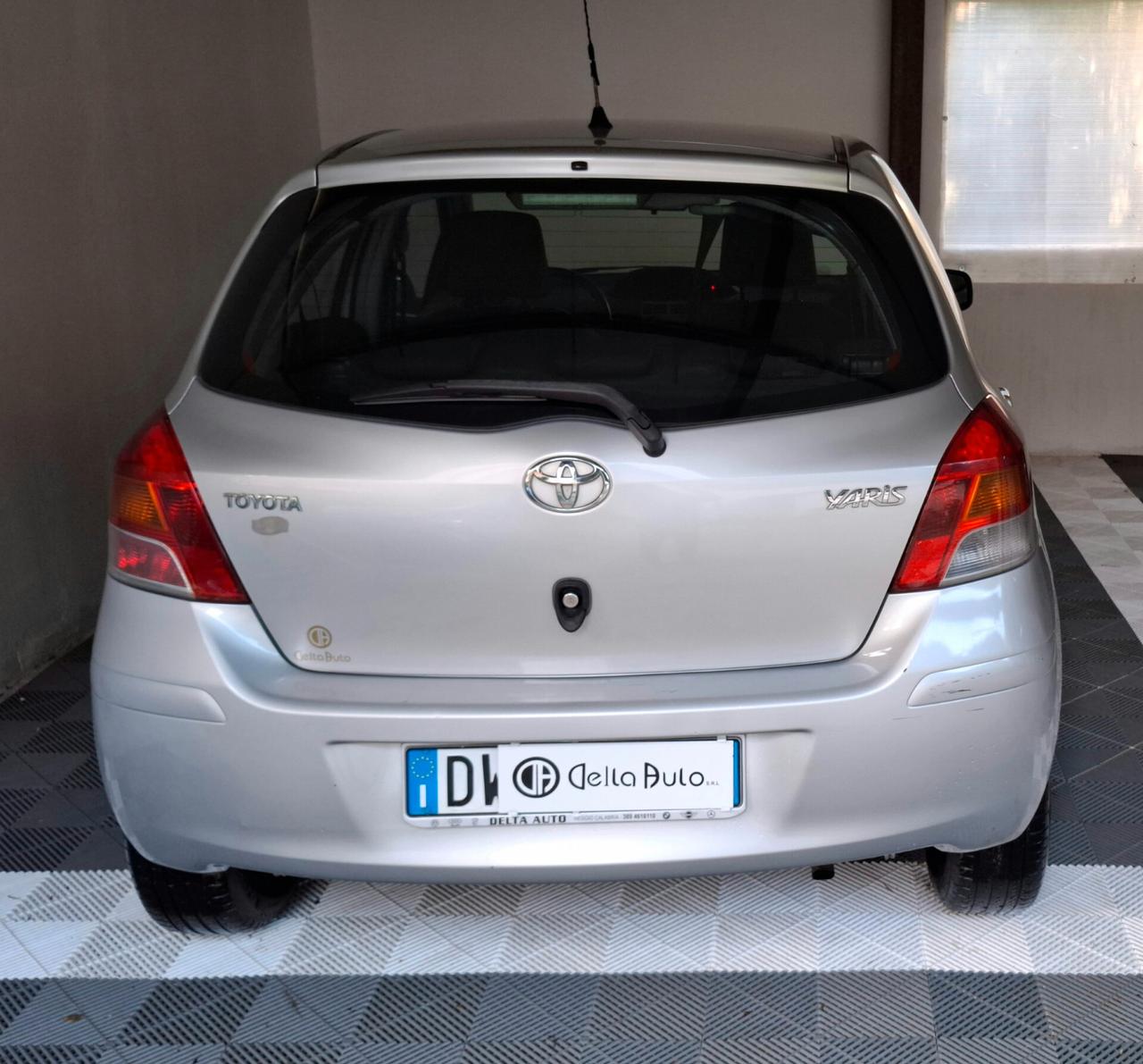 Toyota Yaris 1.0 5 porte