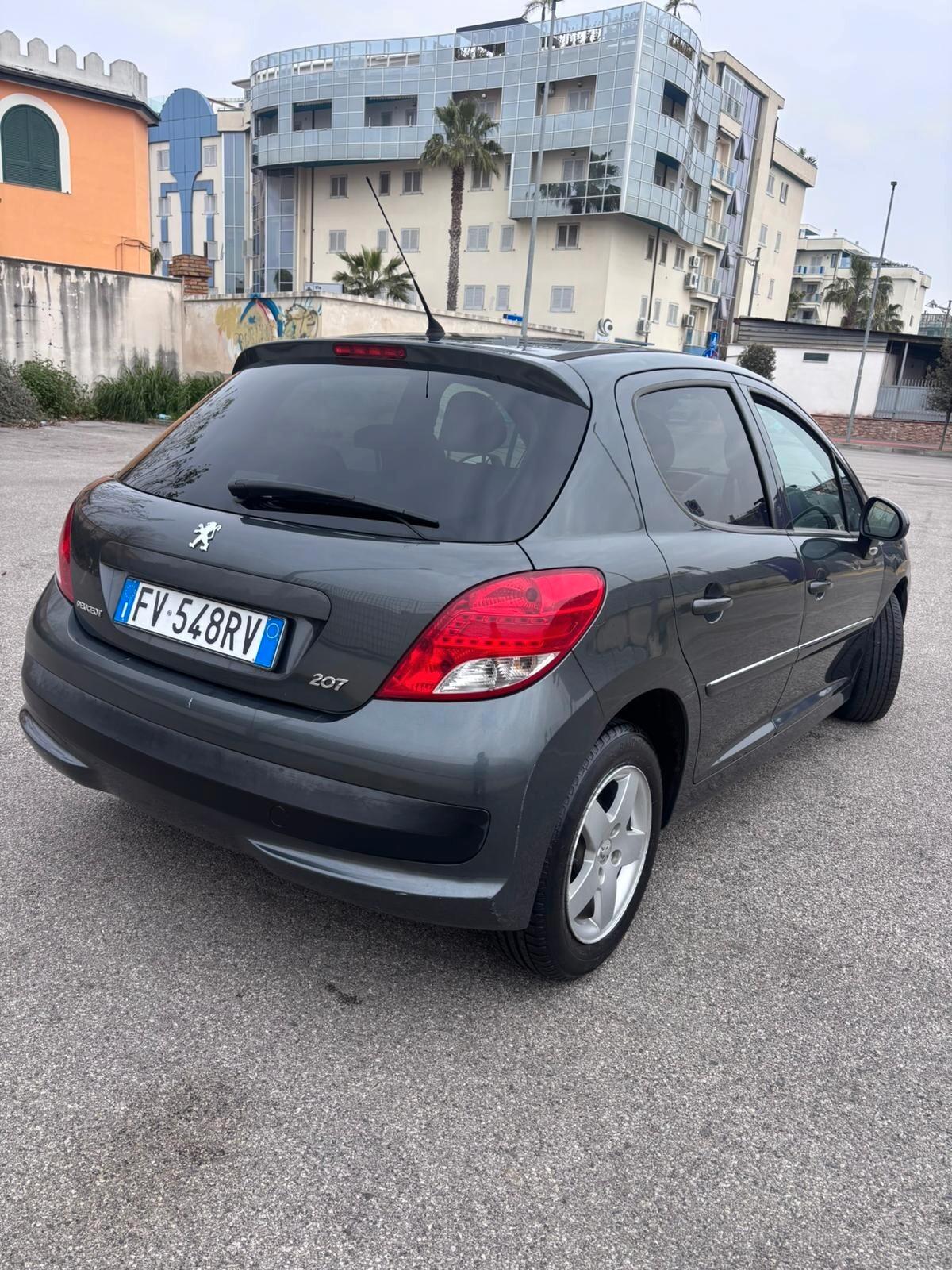 Peugeot 207 1.4 HDi 70CV 5p. Allure