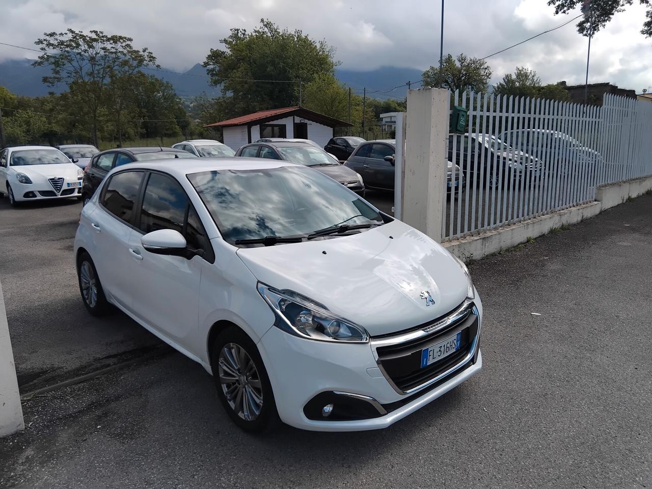Peugeot 208 Peugeot 208 1.2 allure neo patentati