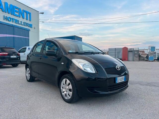 Toyota Yaris 1.0 5 porte Sol