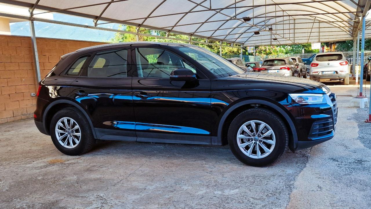 Audi Q5 30 TDI S tronic Business