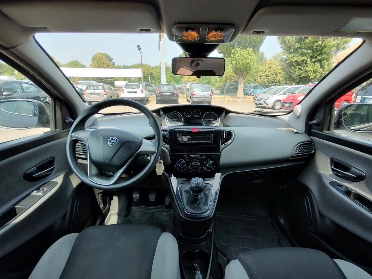 Lancia Ypsilon 1.2 69 CV 5 porte Silver, OK NEOPATENTATI, GARANZIA. L 12 MESI