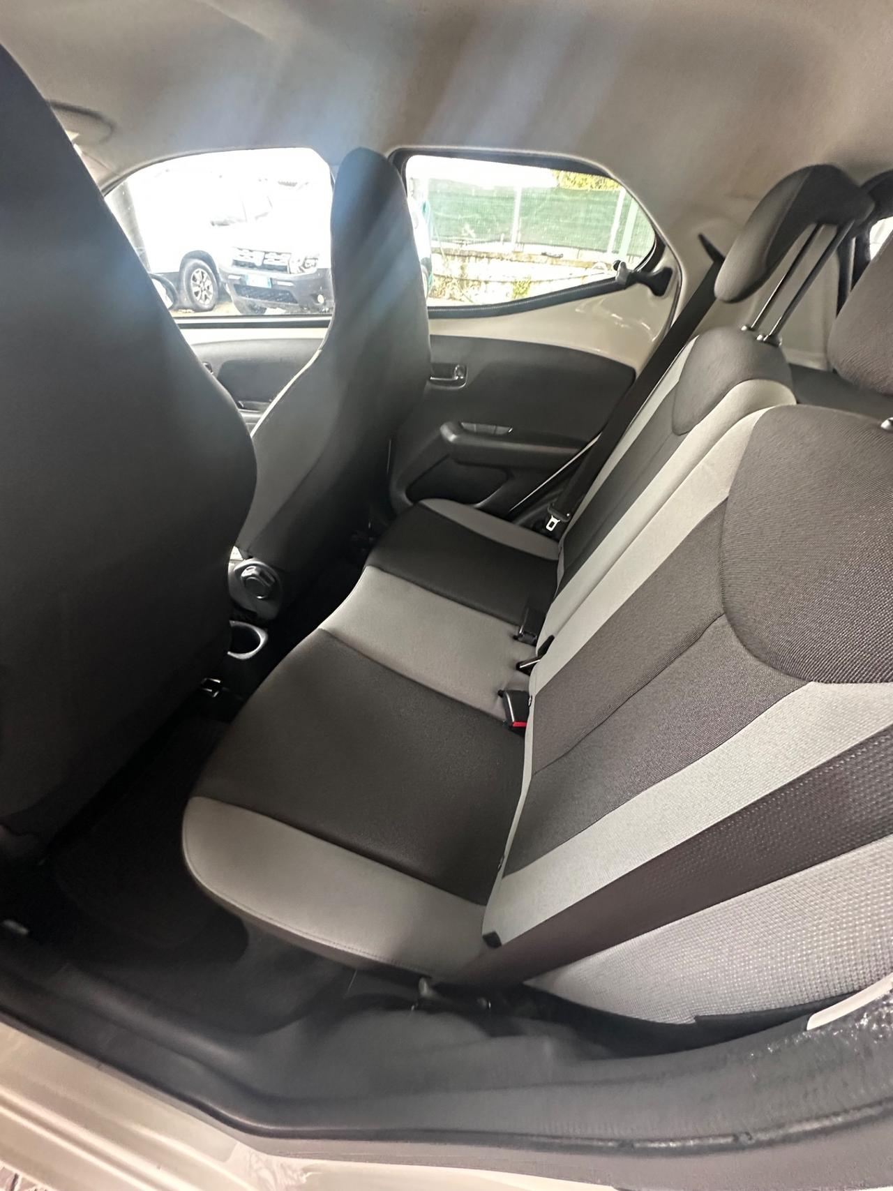 Toyota Aygo 1.0 VVT-i 69 CV 5 porte x-black TSS