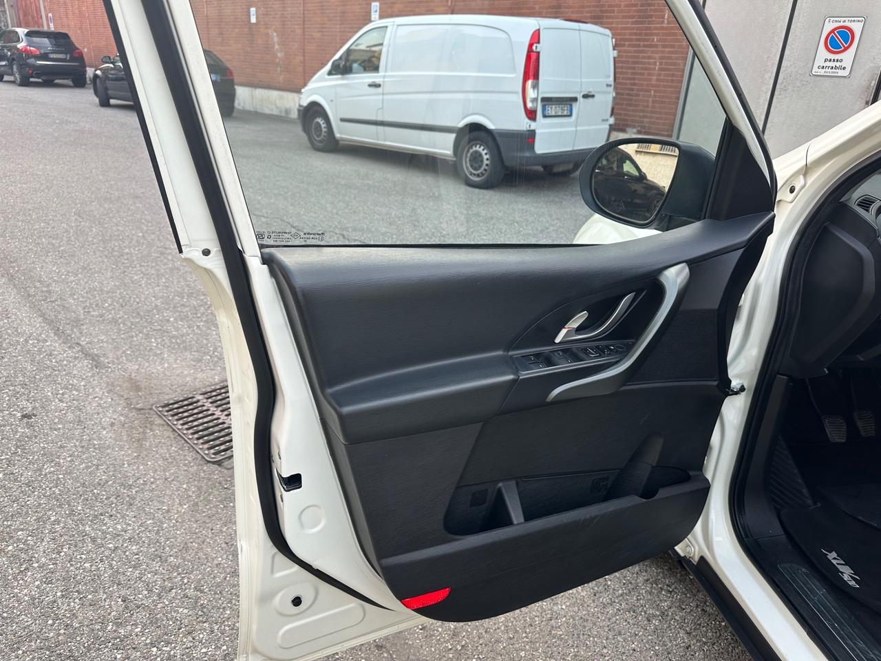 Mahindra XUV500 2.2 16V FWD W6 4x4 pochi km