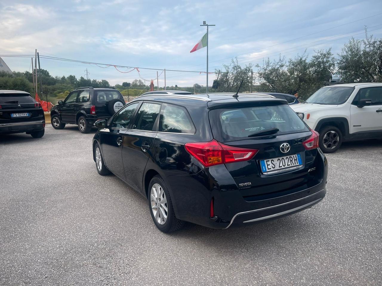 Toyota Auris 1.4 D-4D Lounge
