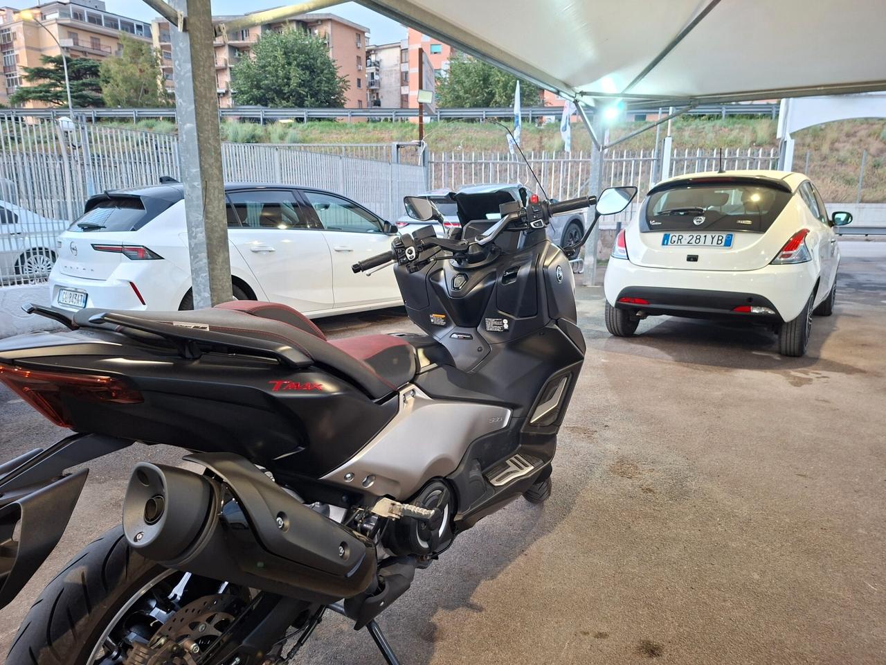 Yamaha TMAX 560 25'anniversario Black max