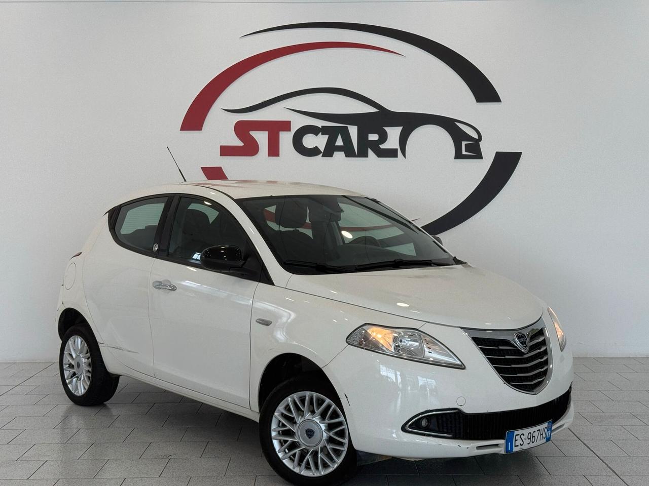 Lancia Ypsilon 0.9 TwinAir 85 CV 5 porte Metano Ecochic Gold