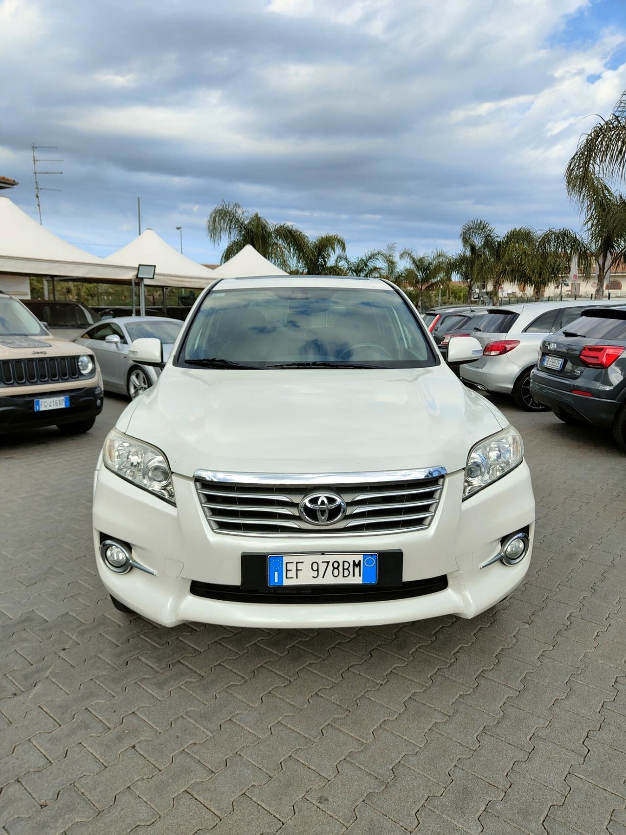 Toyota RAV 4 RAV4 Crossover 2.2 D-Cat 177 CV Executive