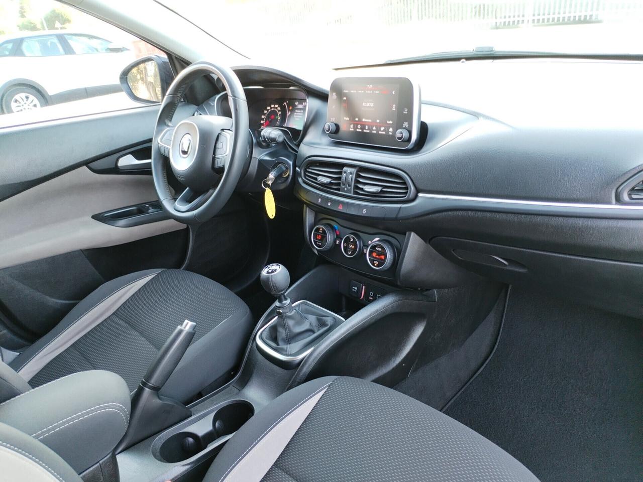 Fiat Tipo 1.6 Mjt LOUNGE GANCIO TRAINO