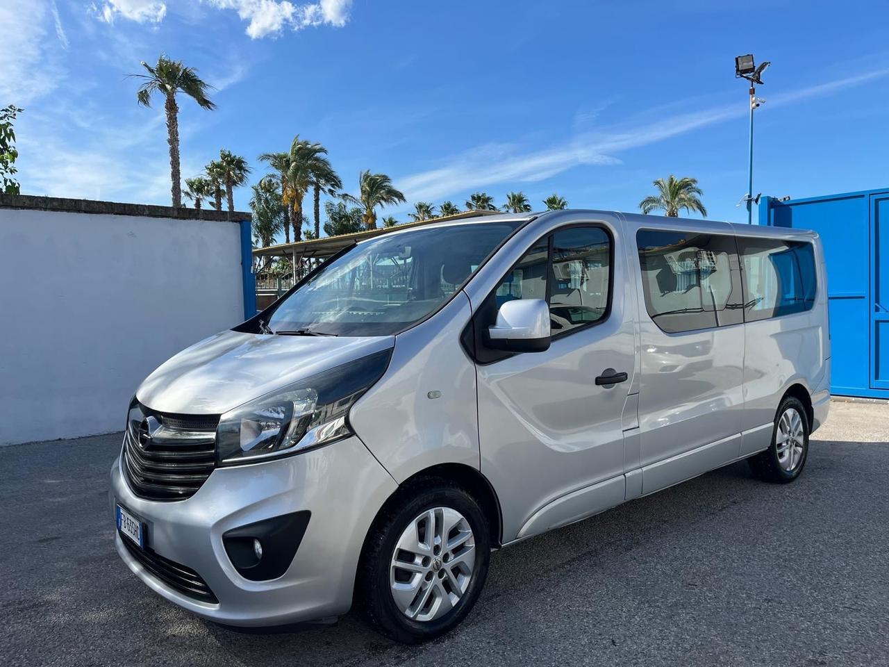 Opel vivaro combi/9 posti-1.6 bit.d-2015