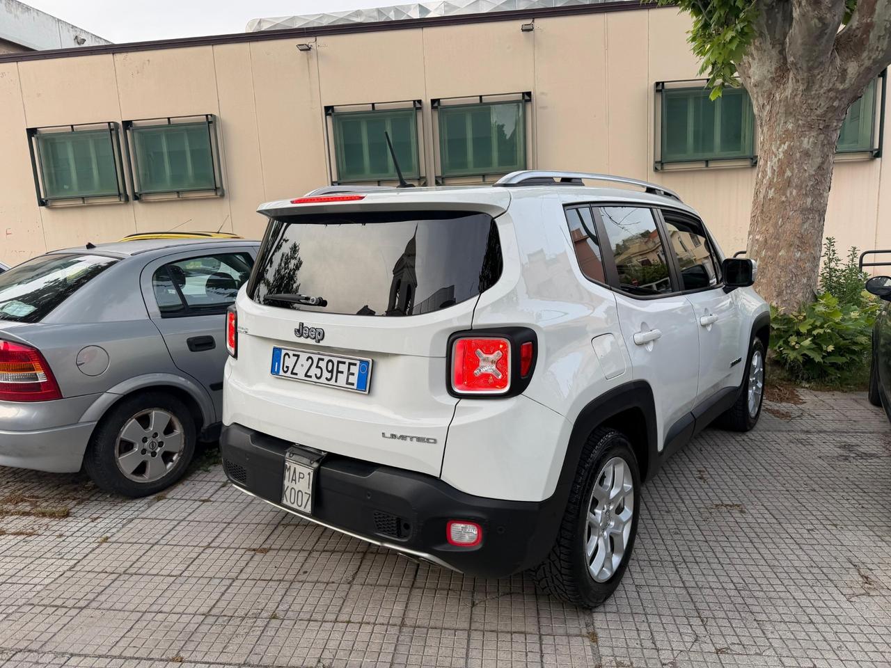 Jeep Renegade 1.6 Mjt 120 CV Limited solo 37000 km