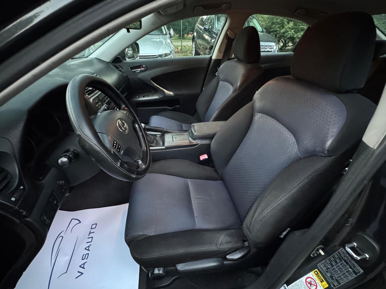 Lexus IS 220d 2.2 16V Luxury