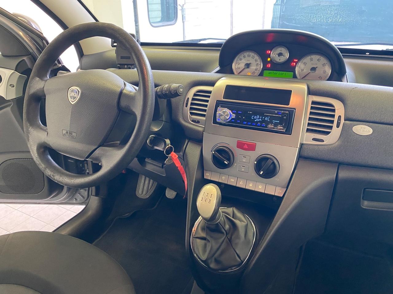 Lancia Ypsilon 1.2 69 CV Platinum