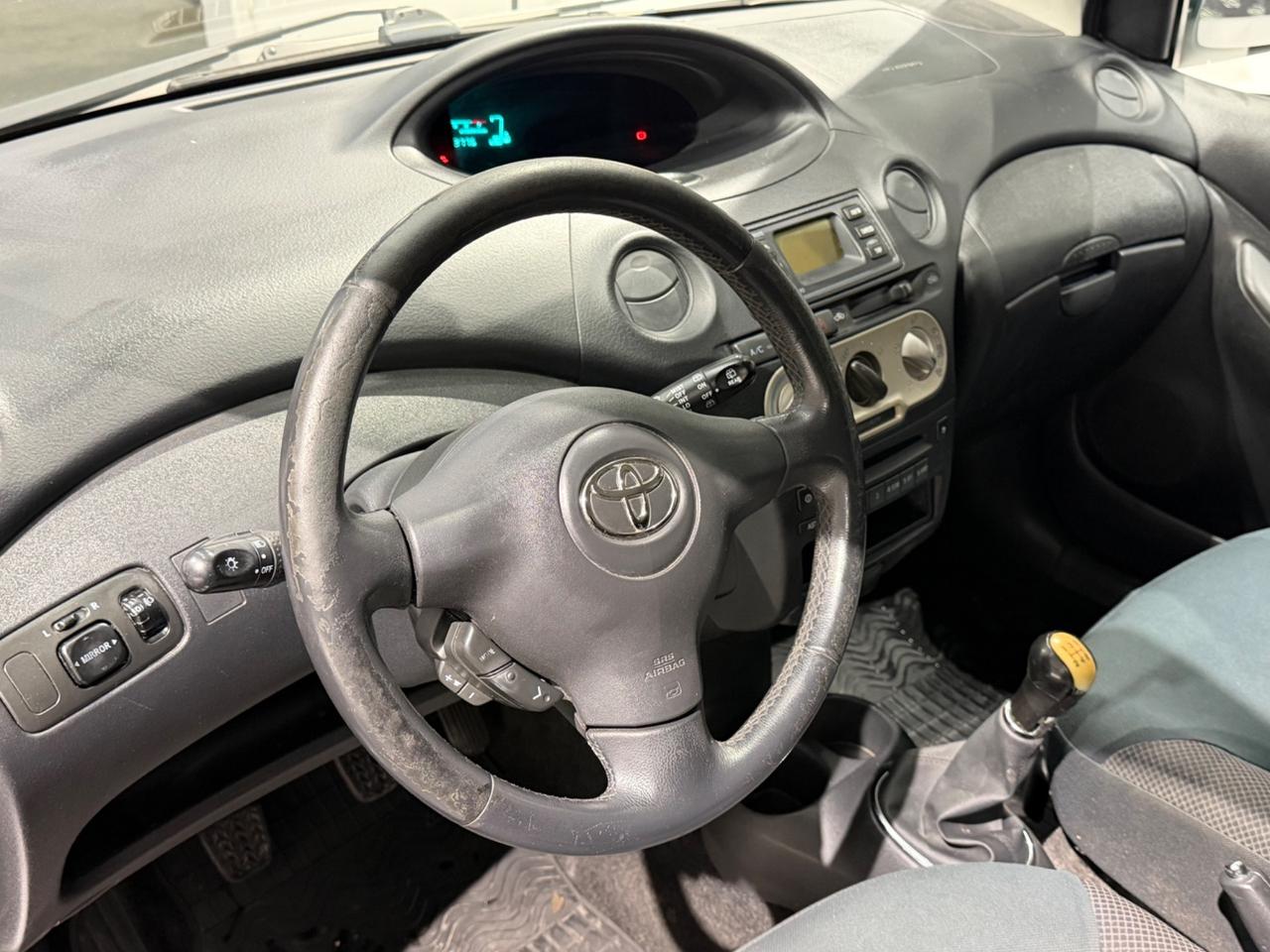 Toyota Yaris - 2004 1.0 benz 65 cv 143000 km