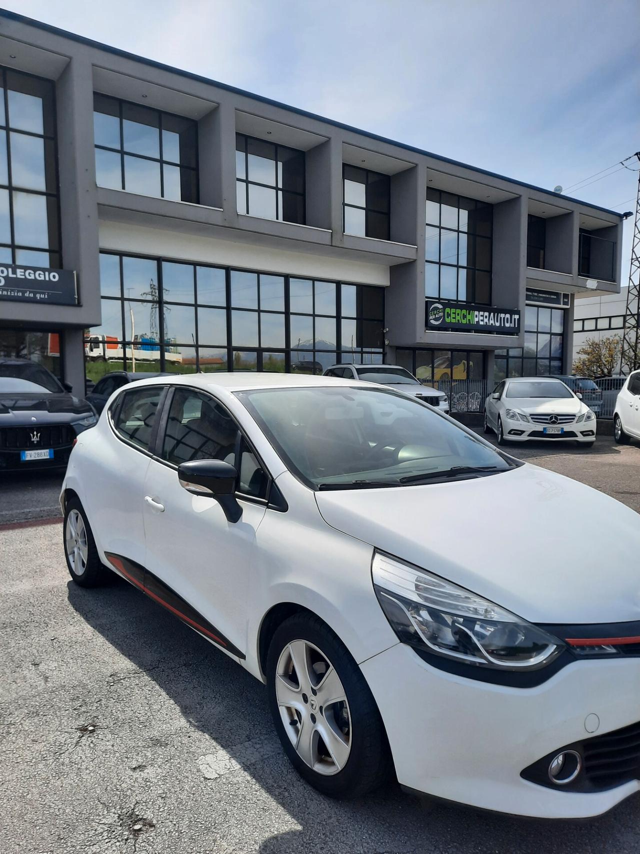Renault Clio 1.2 75CV 5 porte Live OK NEOPATENTATI