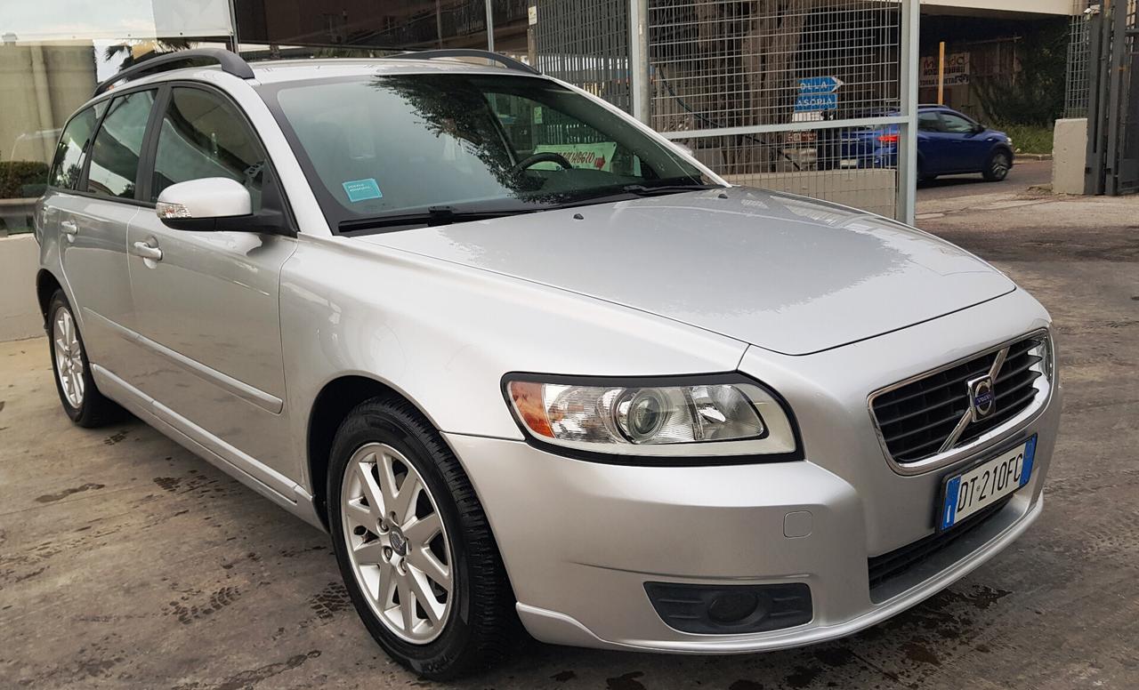 V50 1.6 16V MOMENTUM 94.000 KM. 10/2008