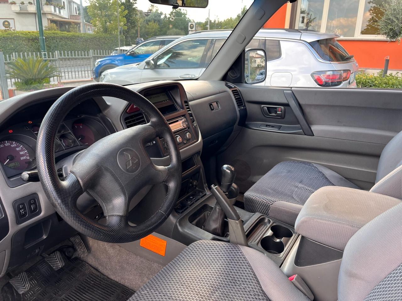 Mitsubishi Pajero 2.5 TDI Fuoristrada 4x4 Diesel Autocarro
