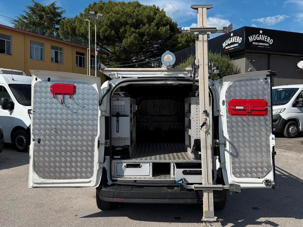 FIAT DOBLO' 1.6mjt OFFICINA MOBILE
