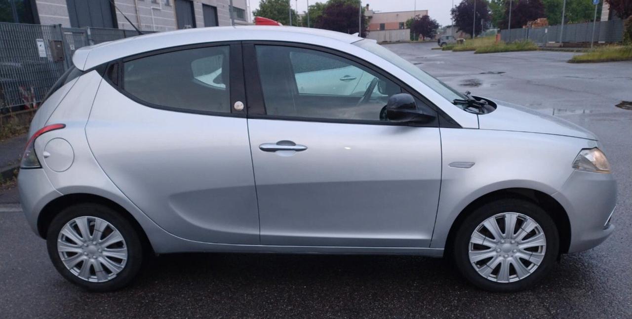 Lancia Ypsilon 1.2 69 CV 5 porte Platinum