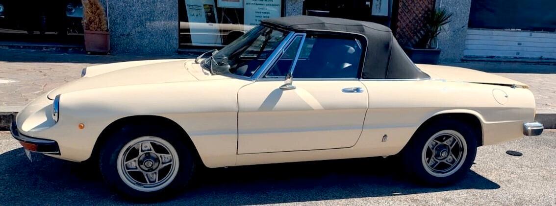 Alfa Romeo Spider 2000