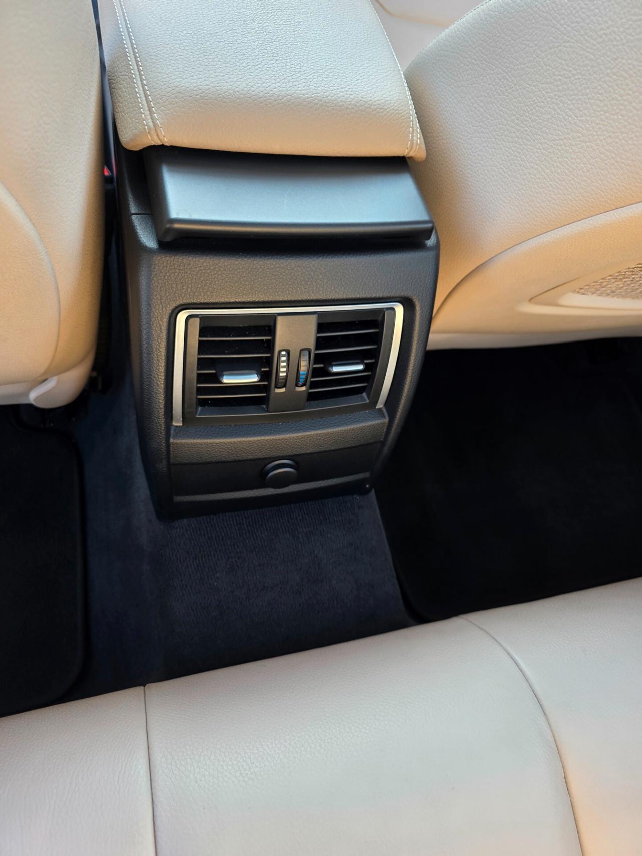 Bmw 320d Touring Luxury 190Cv