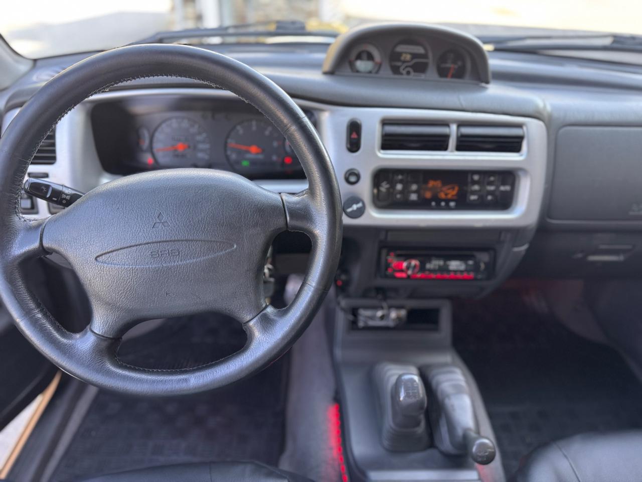 Mitsubishi L200 2.5 TD cat 4WD Club Cab Intense