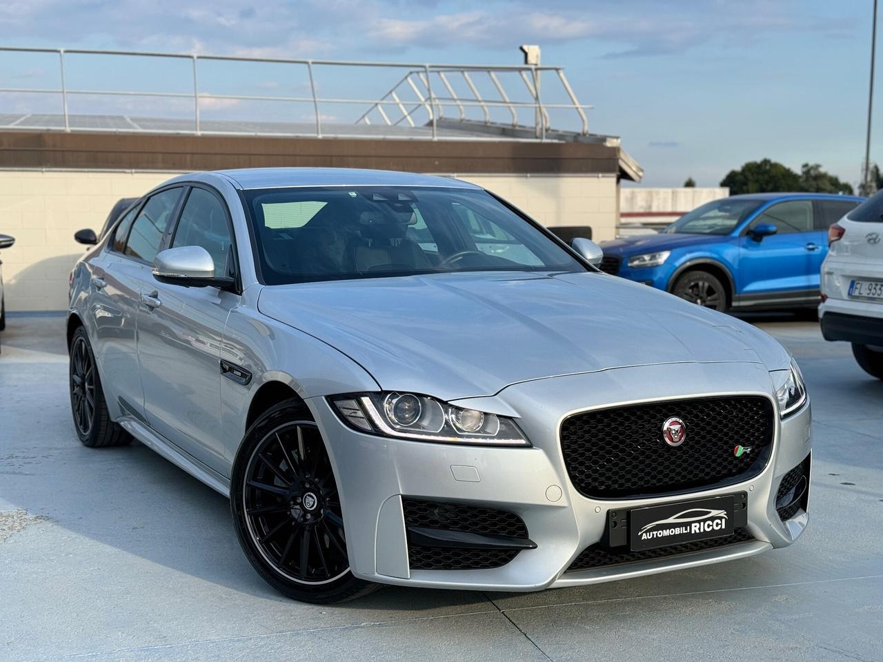 Jaguar XF 2.0 D 240 CV AWD aut. R-Sport