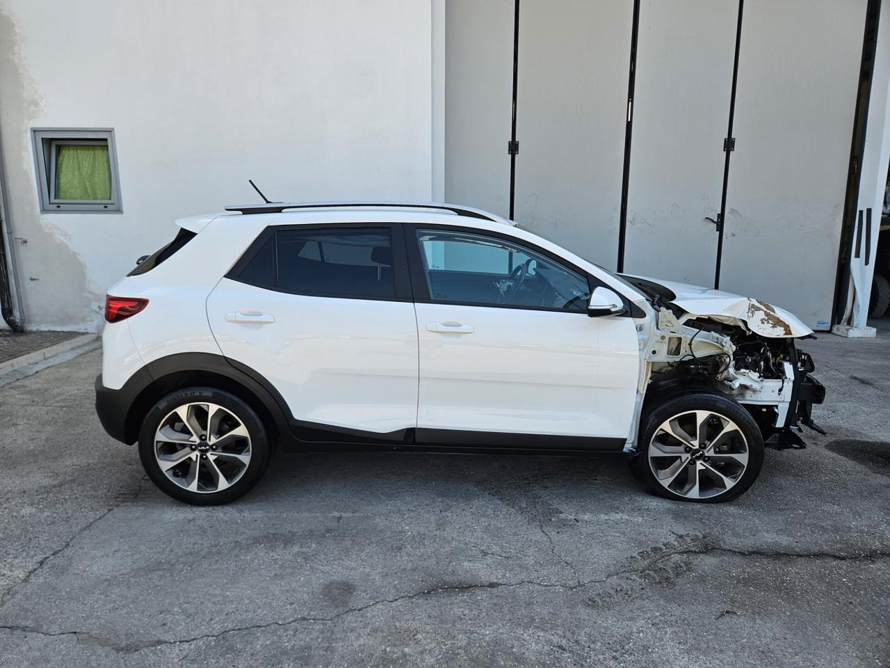 Kia Stonic 1.0 t-gdi mhev 100cv imt START INCIDENTATA