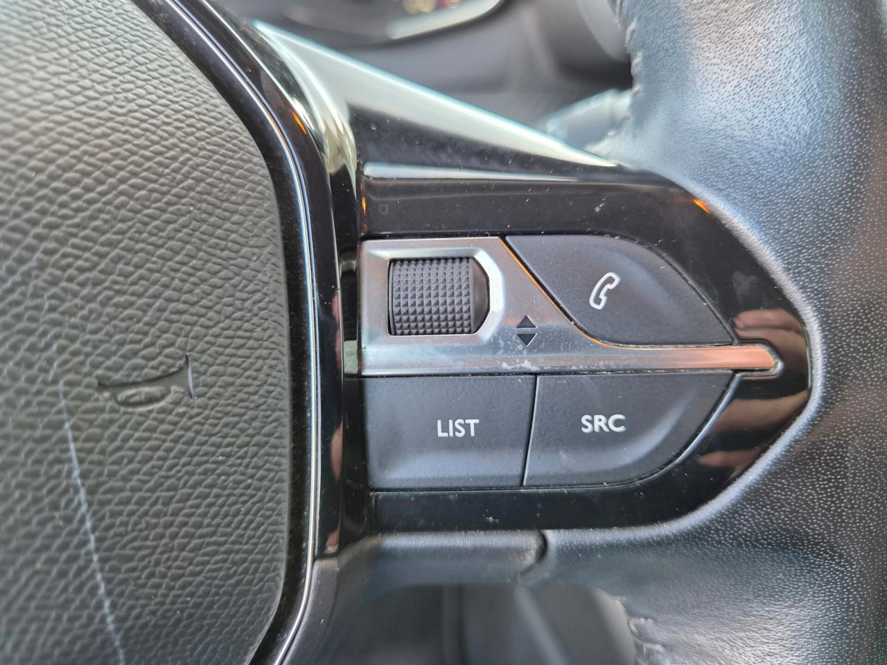 Peugeot 2008 PureTech 100 S&S Allure