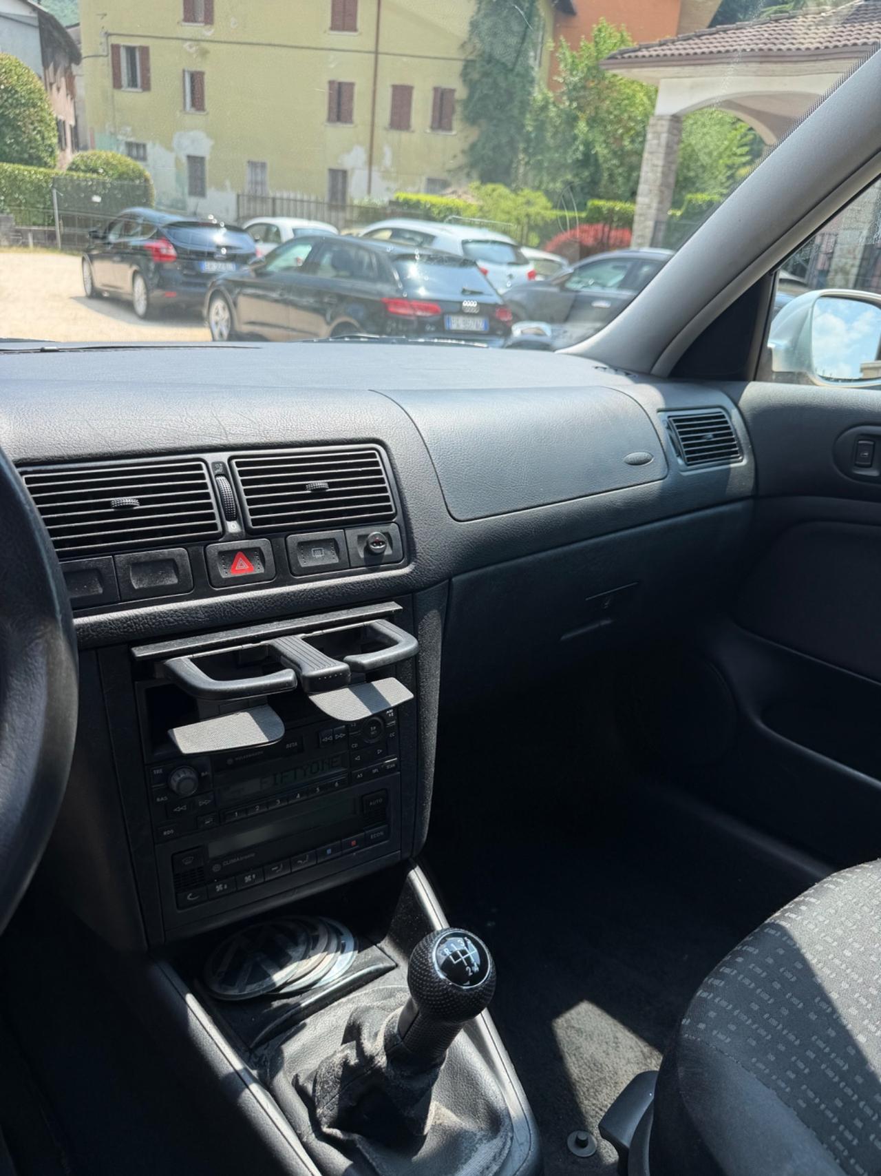 Volkswagen GOLF 1.4 KMCERT INTROVABILE