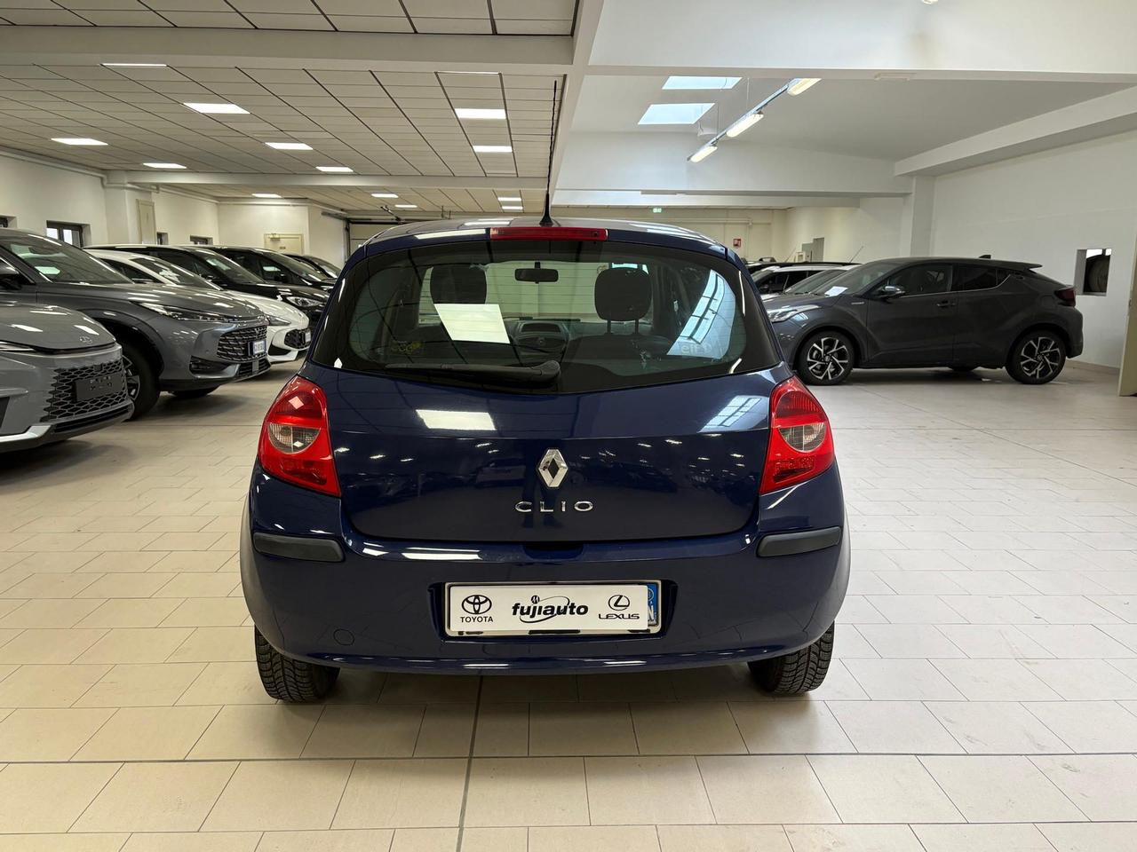 Renault Clio 5p 1.2 16v (pack) 65cv