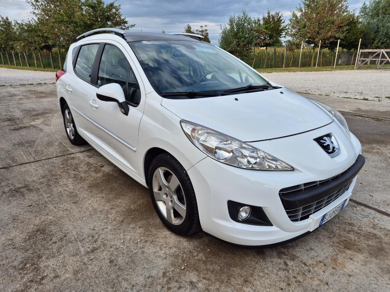 Peugeot 207 1.6 8V HDi 93CV SW Ciel Allure neopate