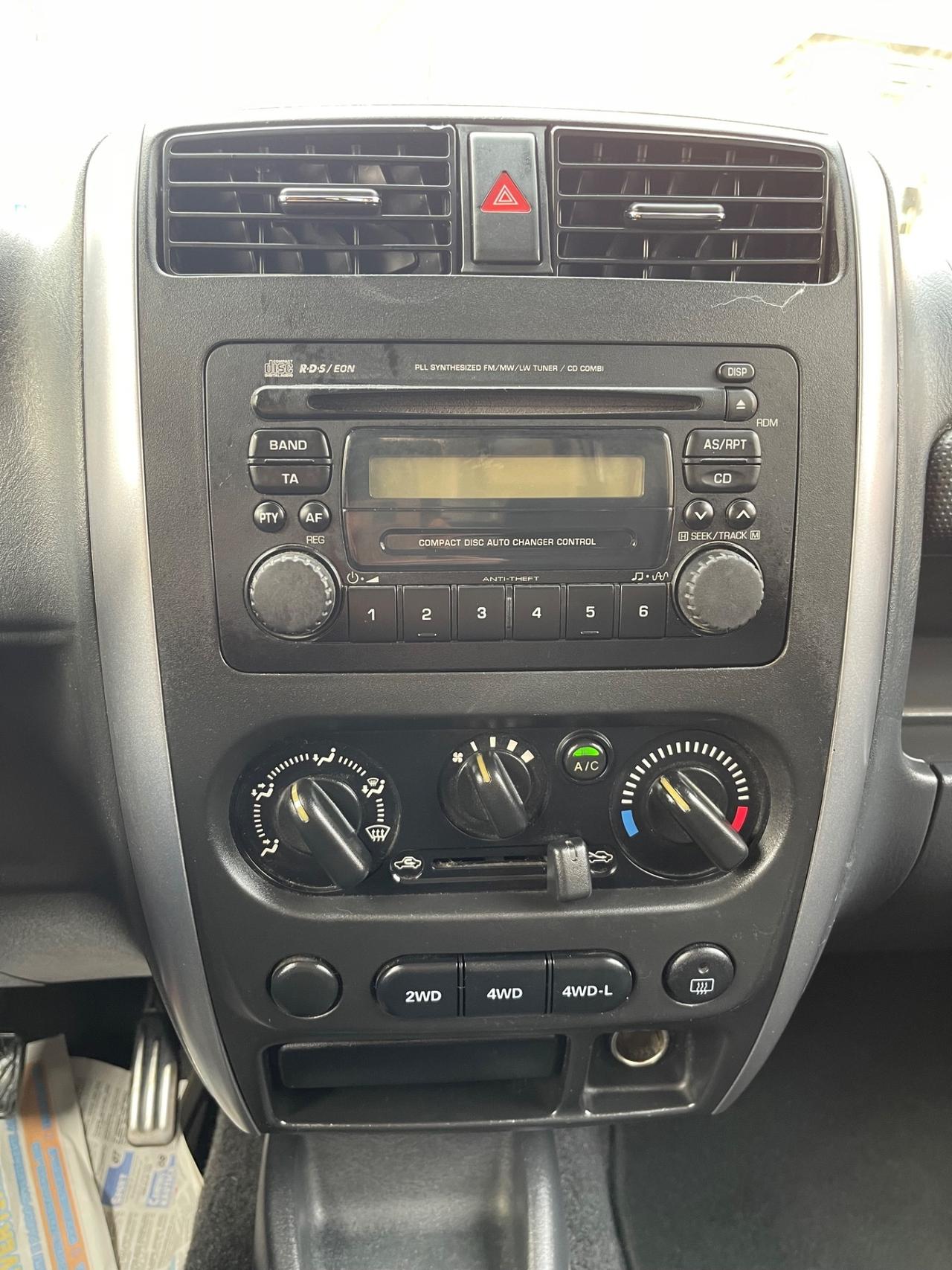 Jimny 1.3i 16V cat 4WD Special