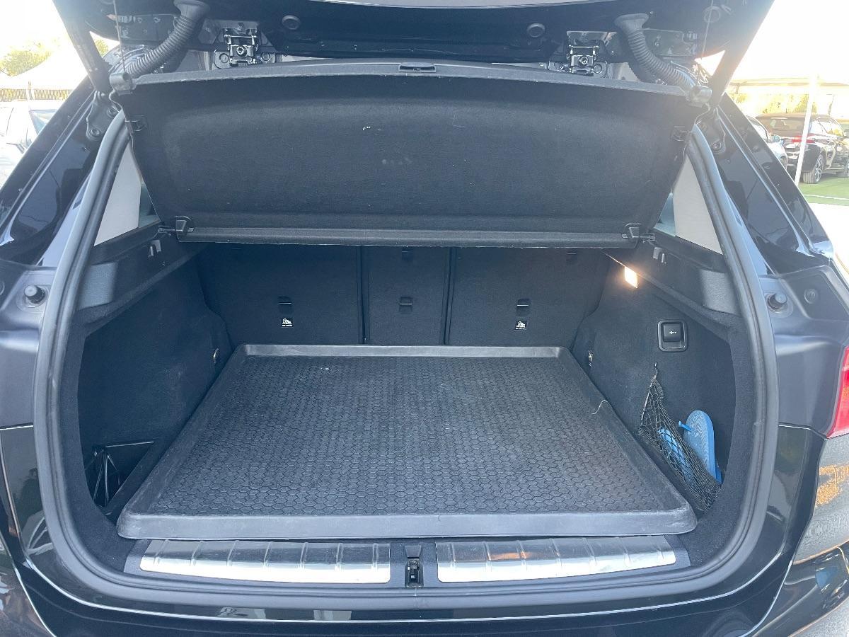 BMW - X1 - xDrive18d xLine